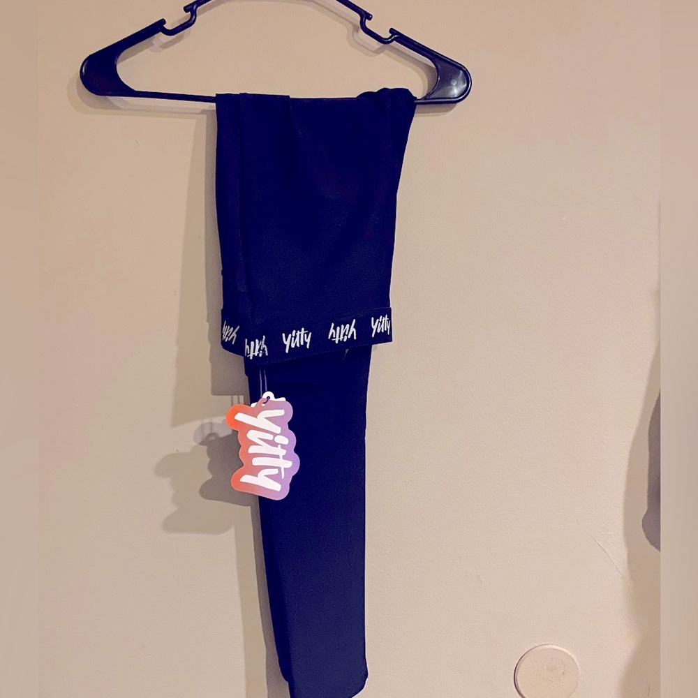 NWT FABLETICS “NITTY” Line set - Picture 2 of 2